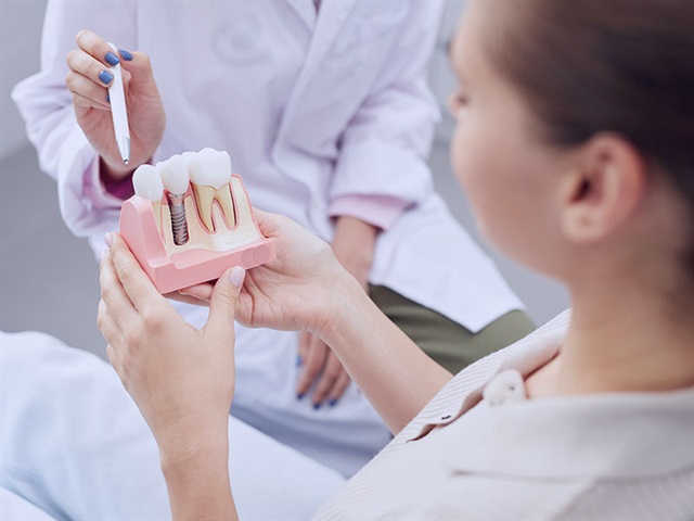 The pros of dental implant