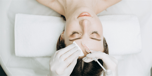 What are the post-operative instructions for an eyelid lift?