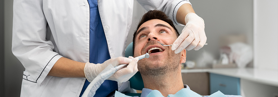 La pose d'implants dentaires en Turquie est-elle sans danger ?